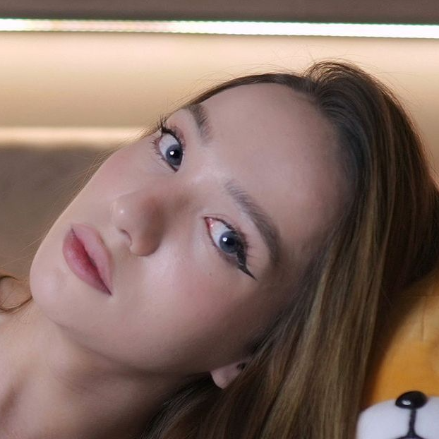 Lily Lanska / 男の娘名鑑